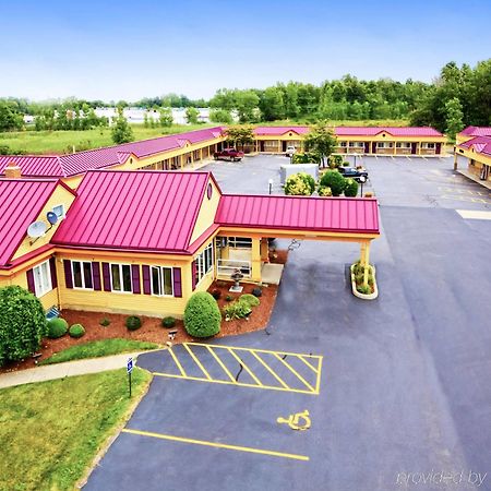 Amherst Inn & Suites 외부 사진