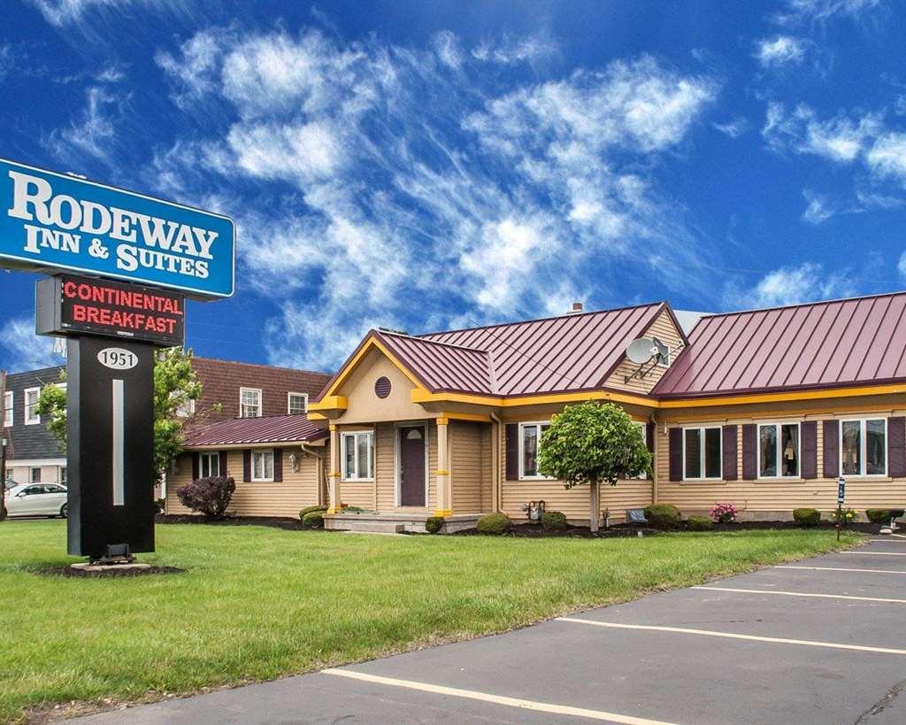 Amherst Inn & Suites 외부 사진
