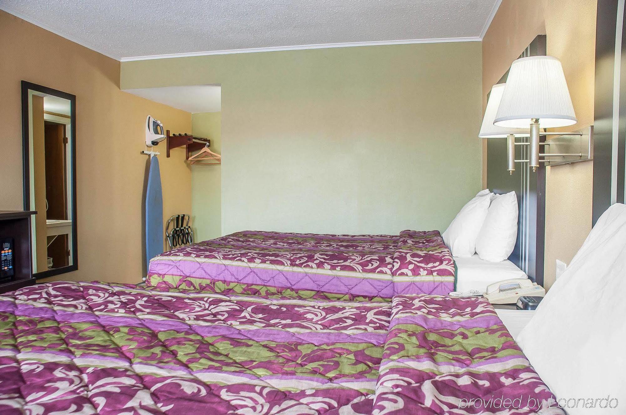 Amherst Inn & Suites 외부 사진