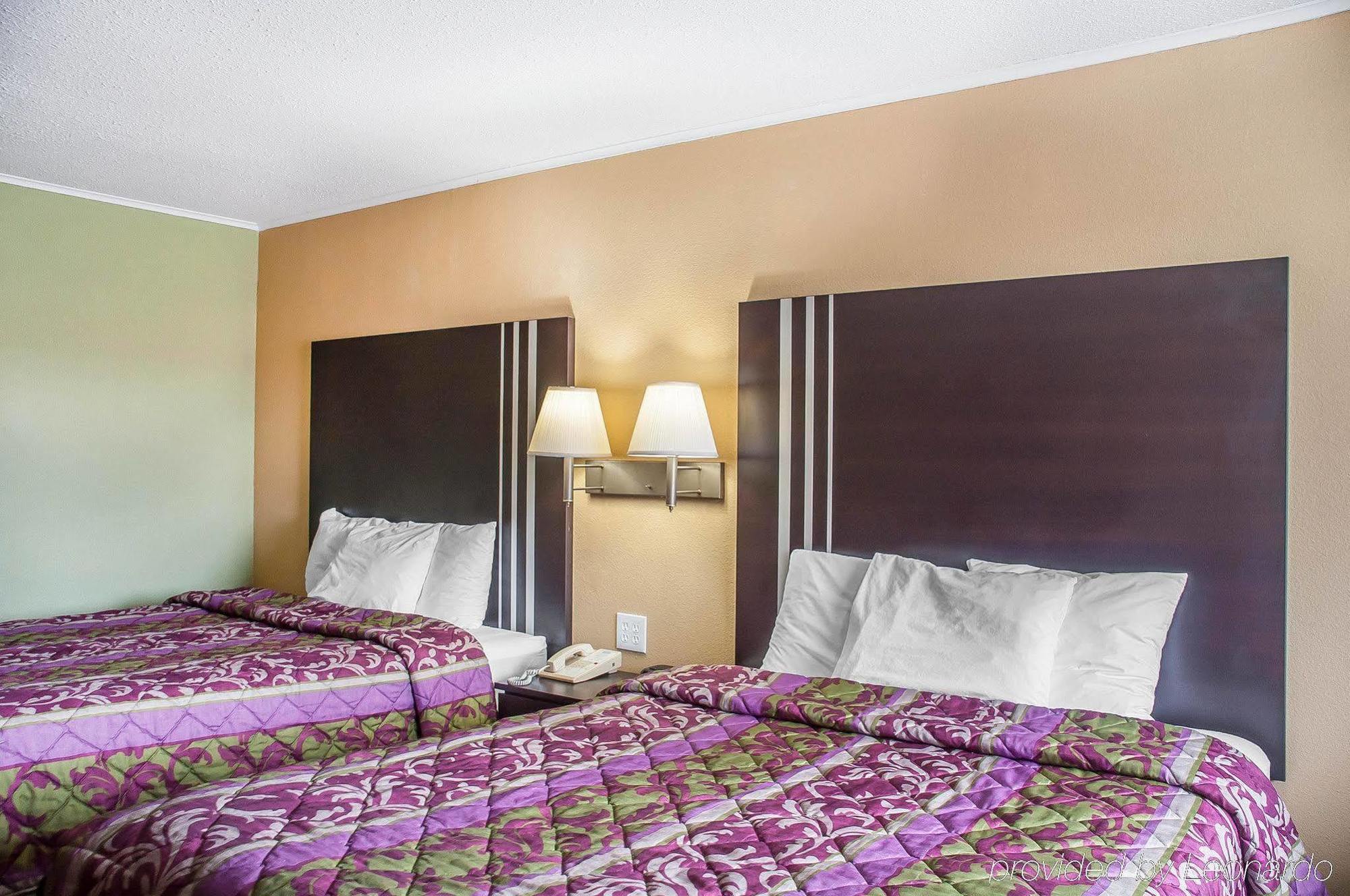 Amherst Inn & Suites 외부 사진