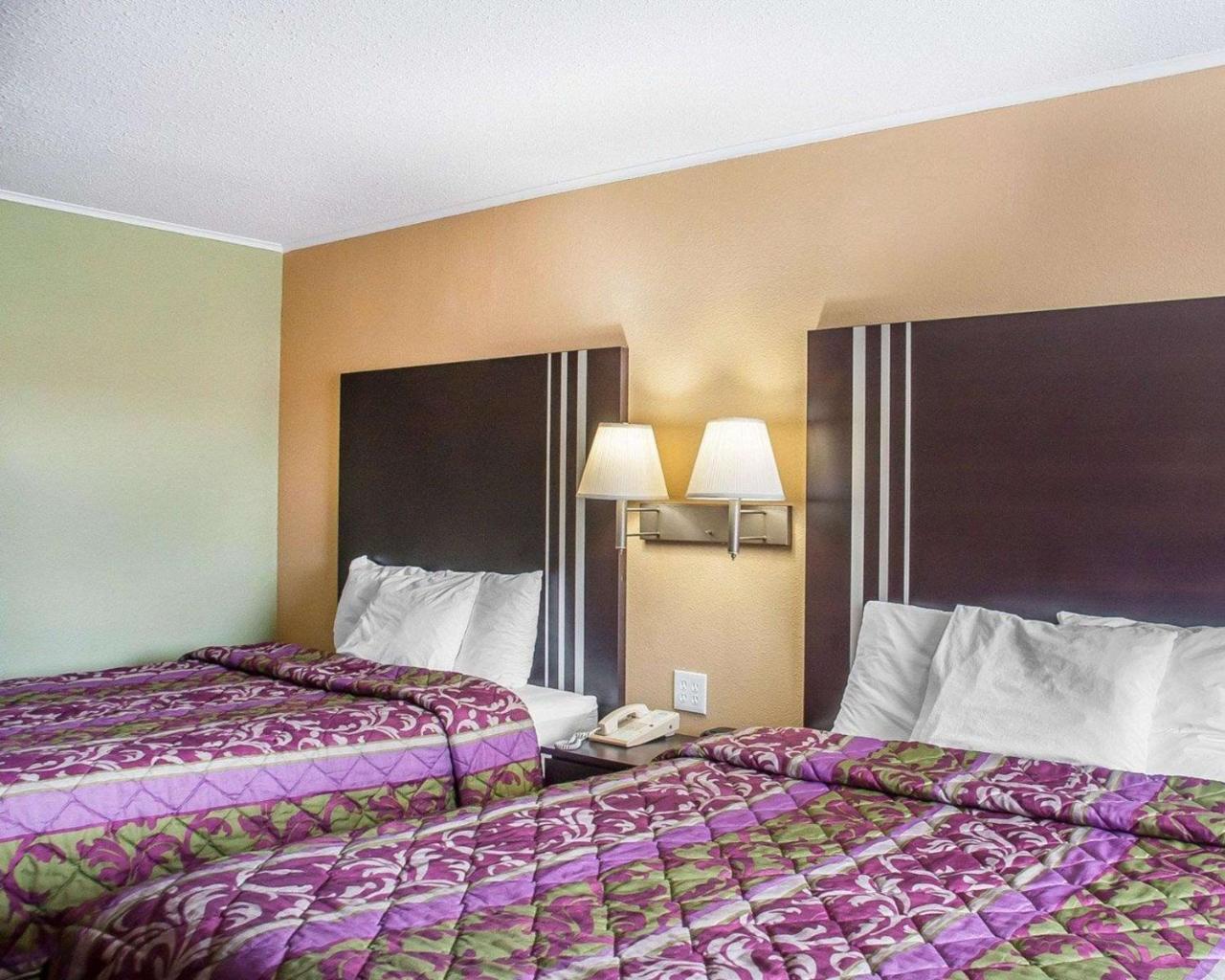 Amherst Inn & Suites 외부 사진