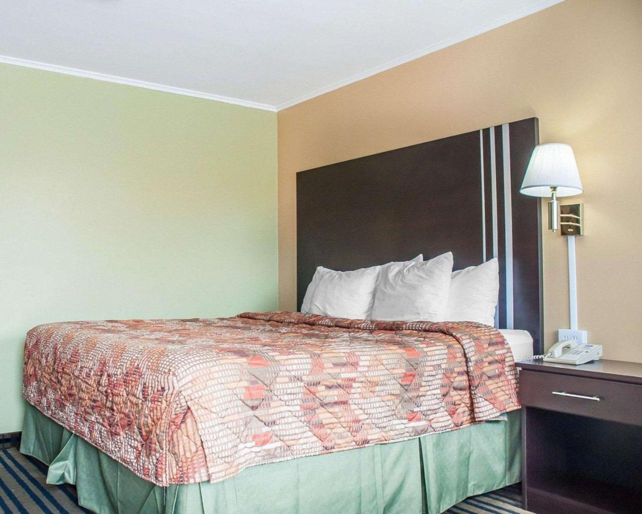 Amherst Inn & Suites 외부 사진