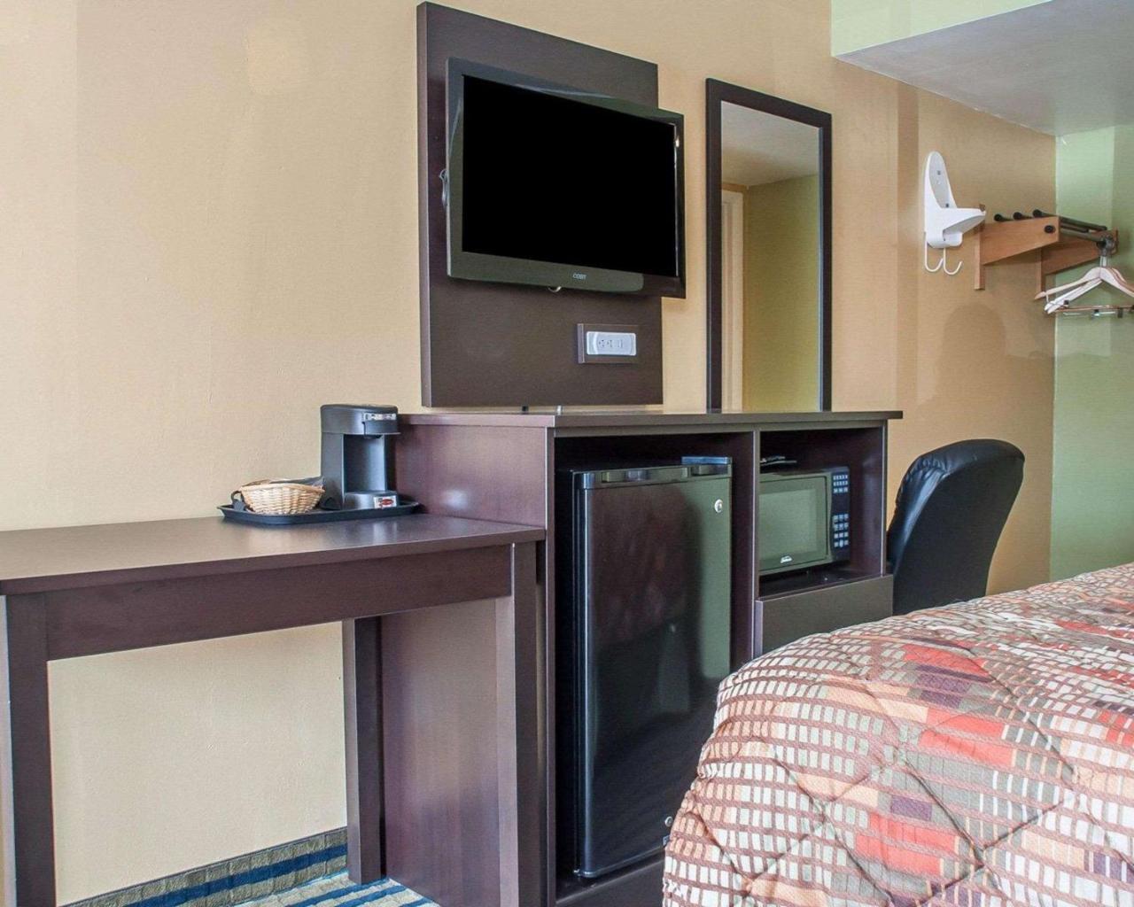 Amherst Inn & Suites 외부 사진