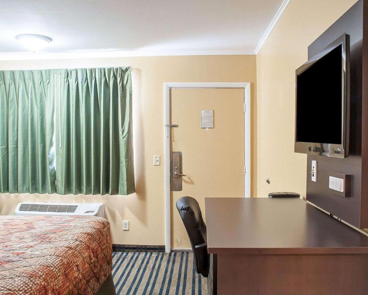 Amherst Inn & Suites 외부 사진