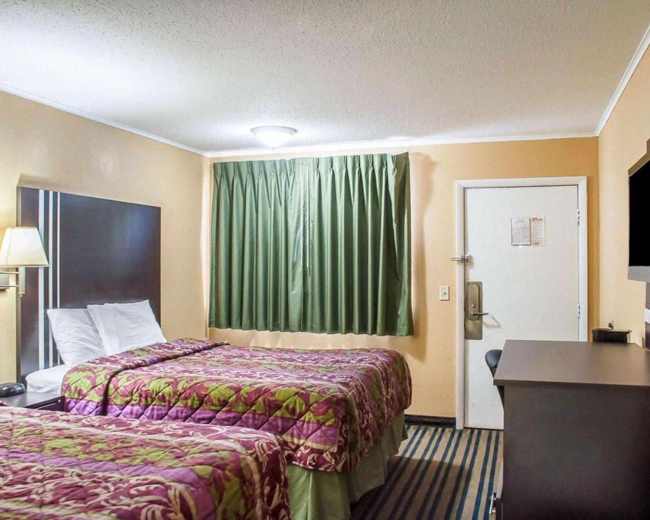 Amherst Inn & Suites 외부 사진