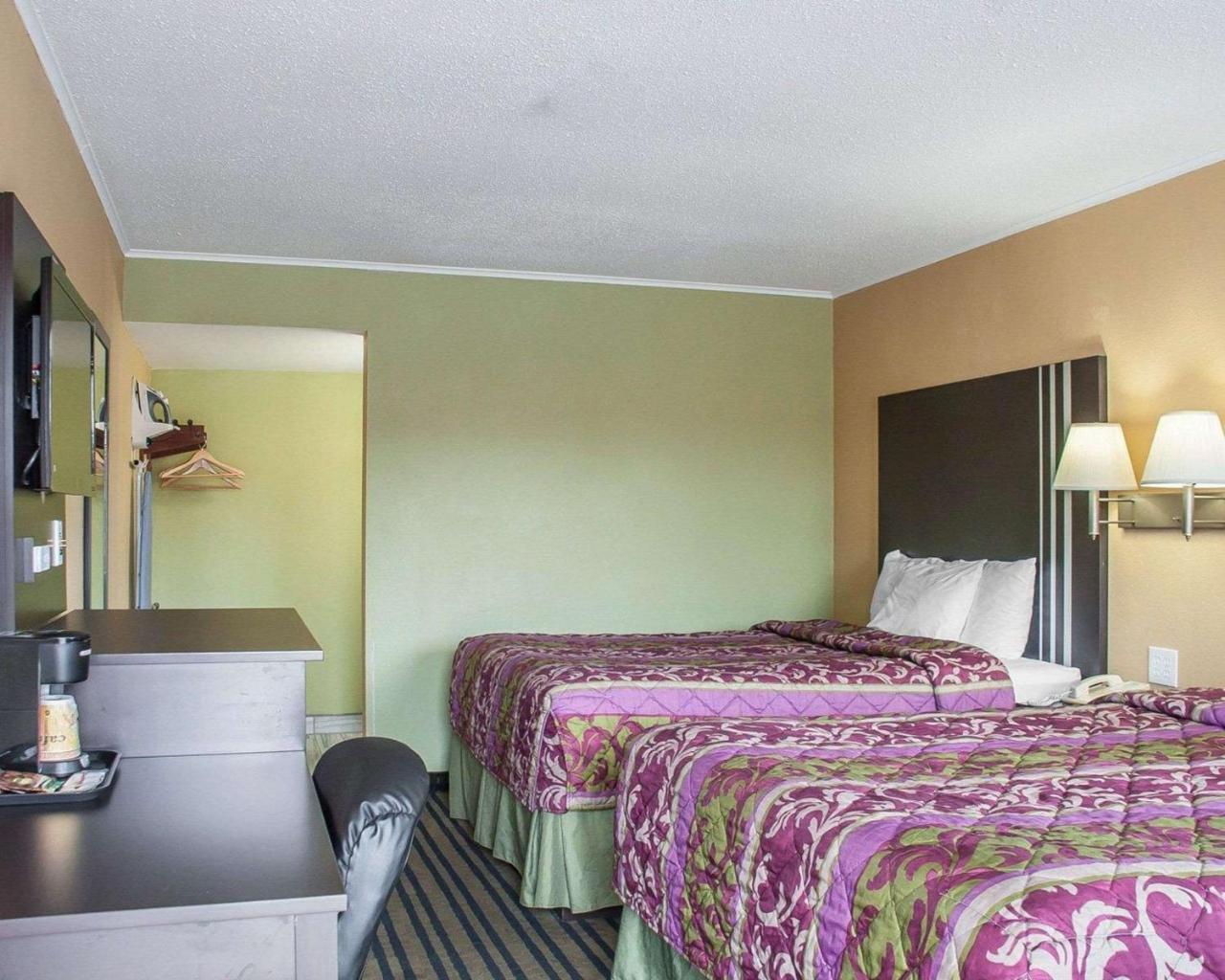 Amherst Inn & Suites 외부 사진