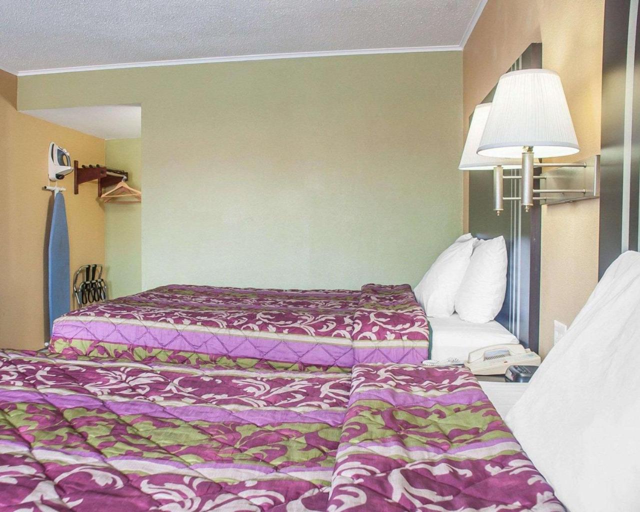 Amherst Inn & Suites 외부 사진